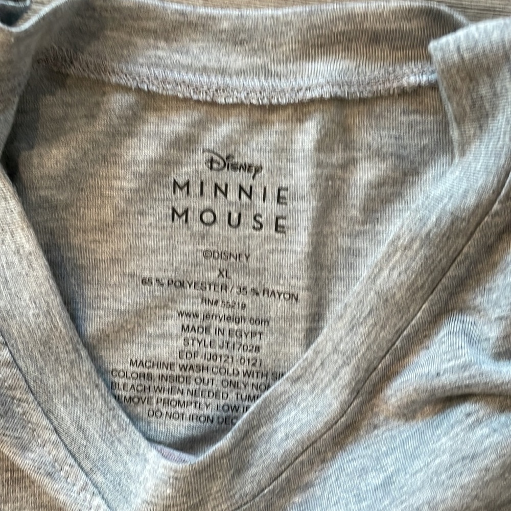 Women’s XL Disney Minnie Mouse tee - Picture 2 of 3